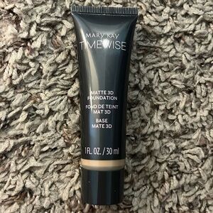 Mary Kay Matte 3D Foundation - Beige M 200 - Combination to Oily